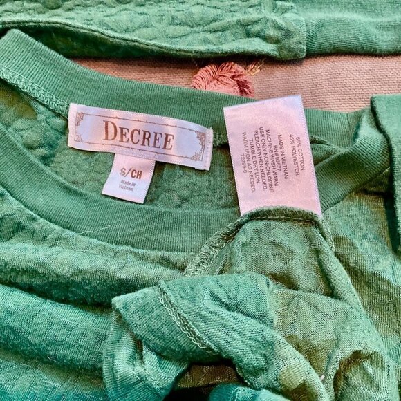 Decree T-Shirt Sheer Long Sleeve Burnout Floral Pattern Green (S) - Picture 6 of 6